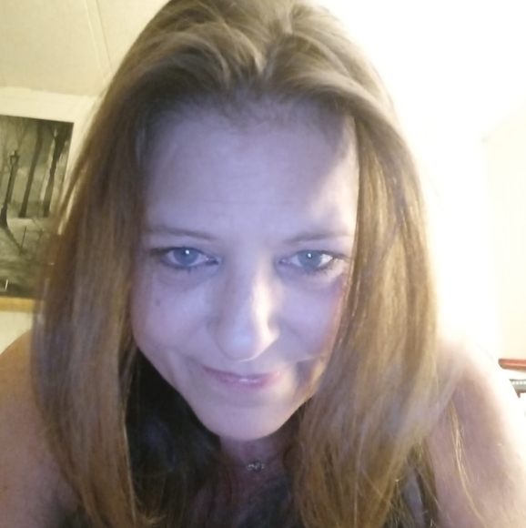 Meet your Posher, Lisa - Picture 1 of 1